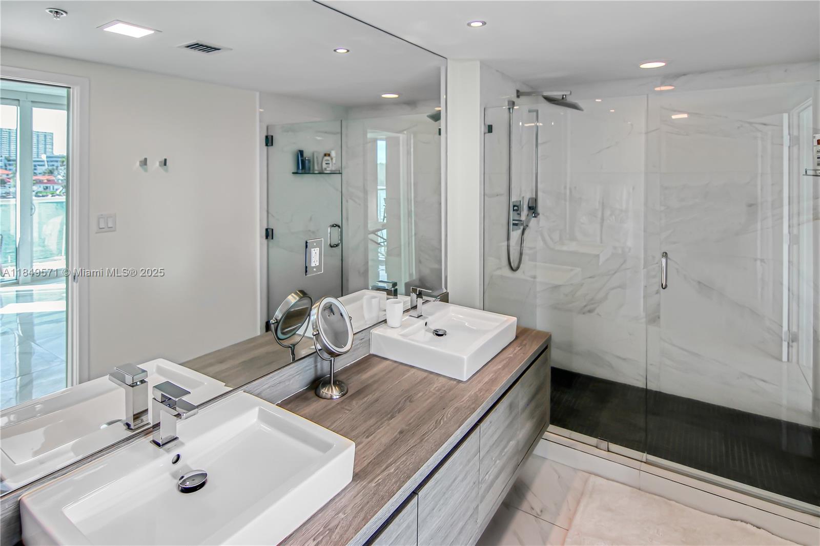 image 400 Sunny Isles13
