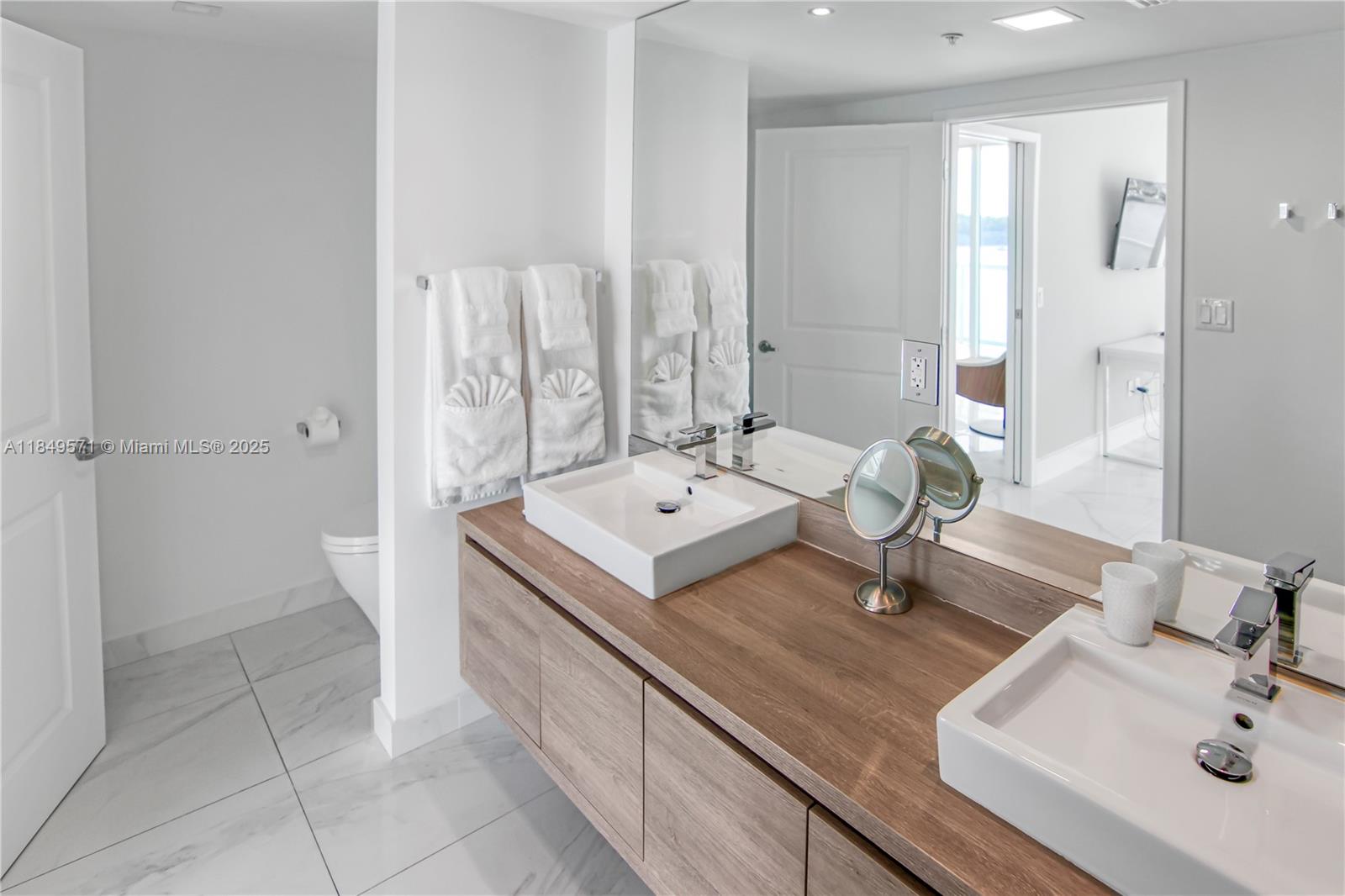 image 400 Sunny Isles14