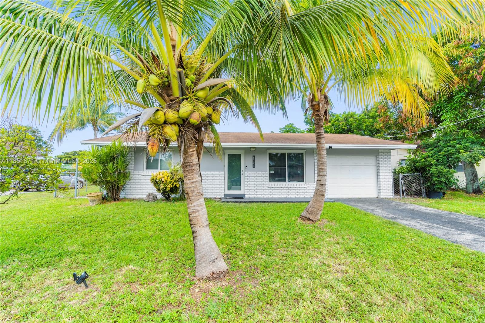 6121 NW 45th Ave