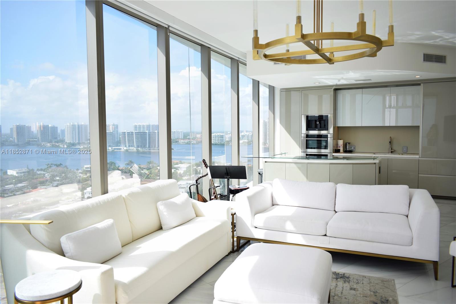 18975 Collins Ave #1804