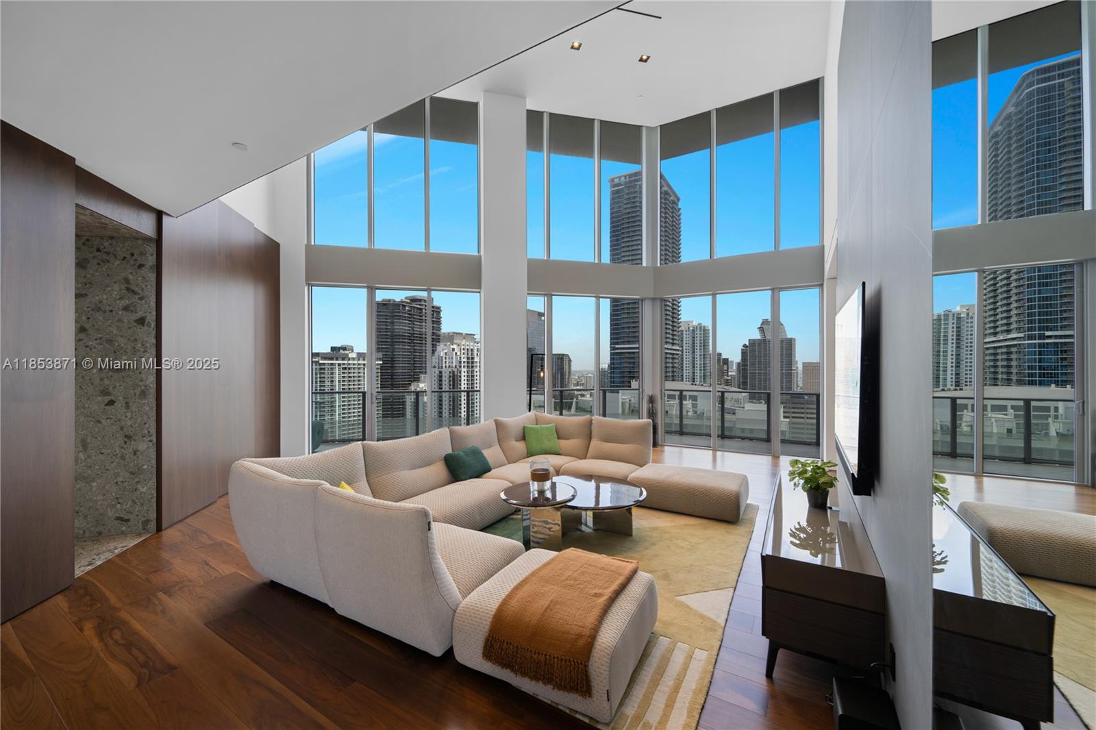 image Brickell House3