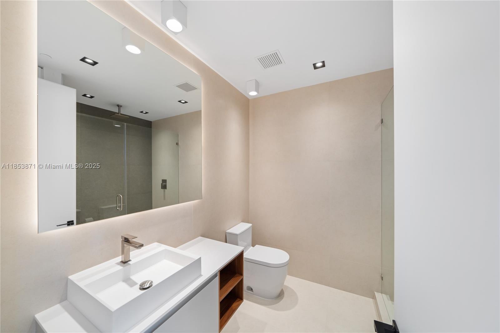 image Brickell House50