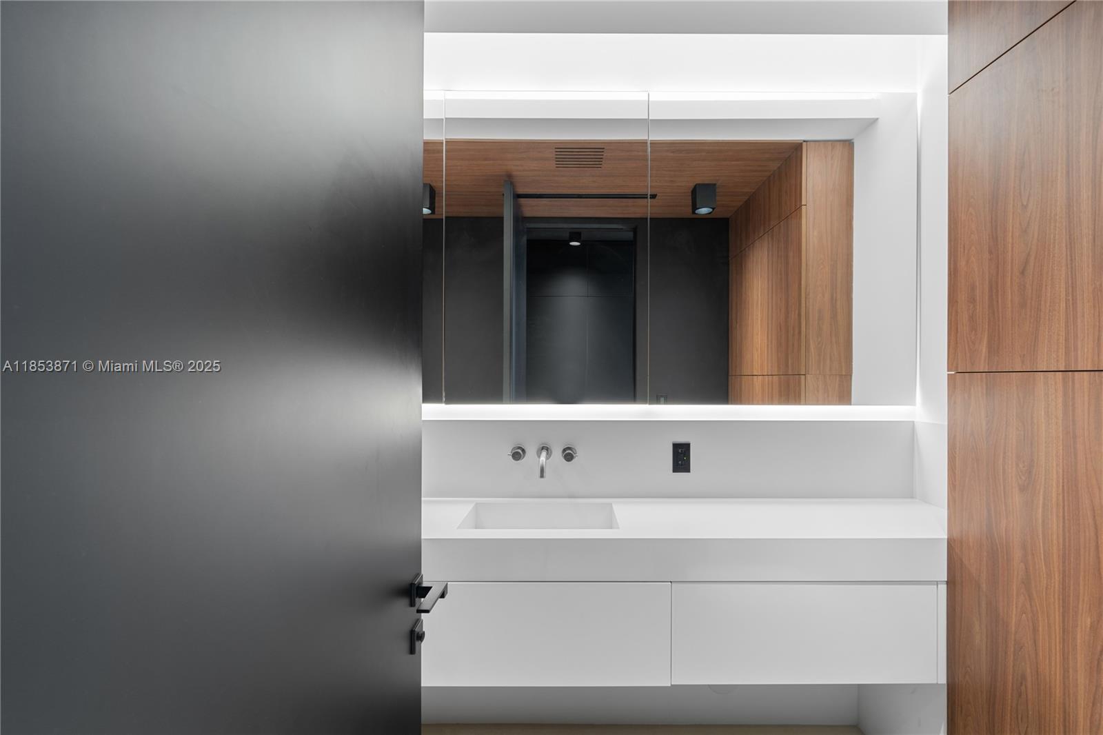 image Brickell House57