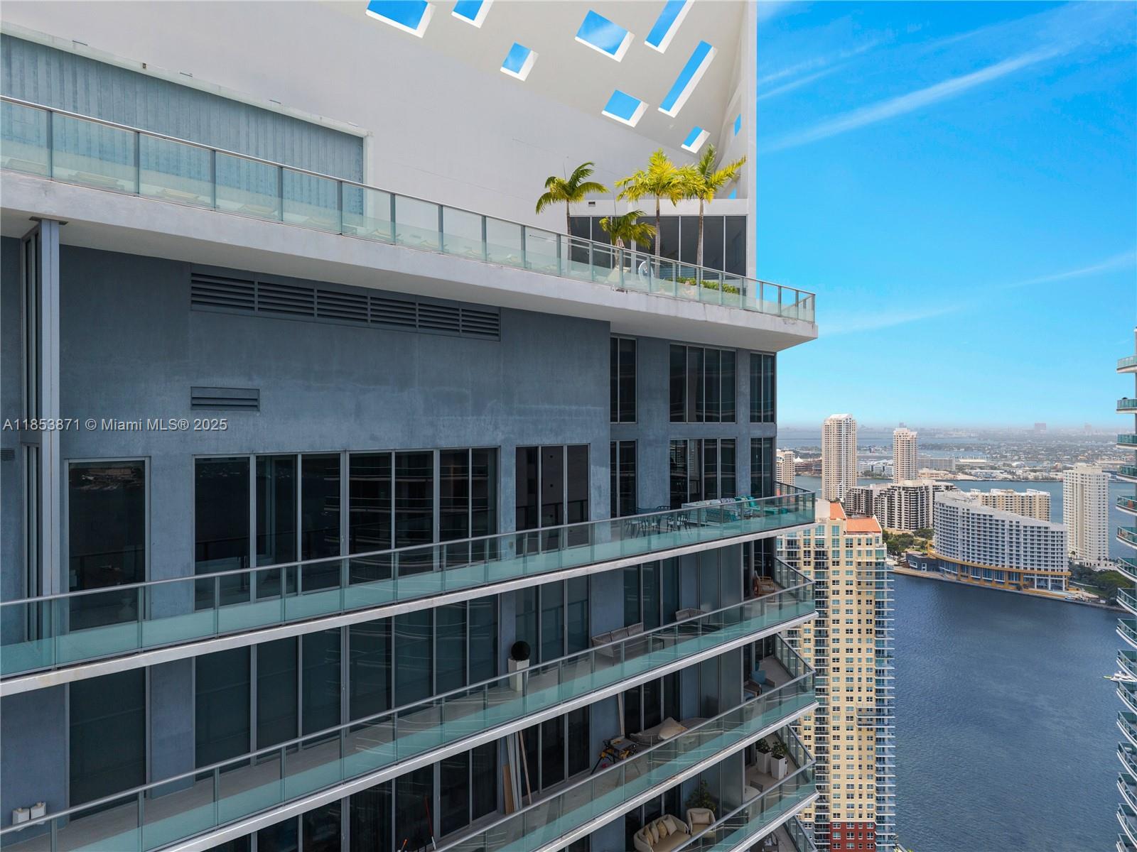 image Brickell House61