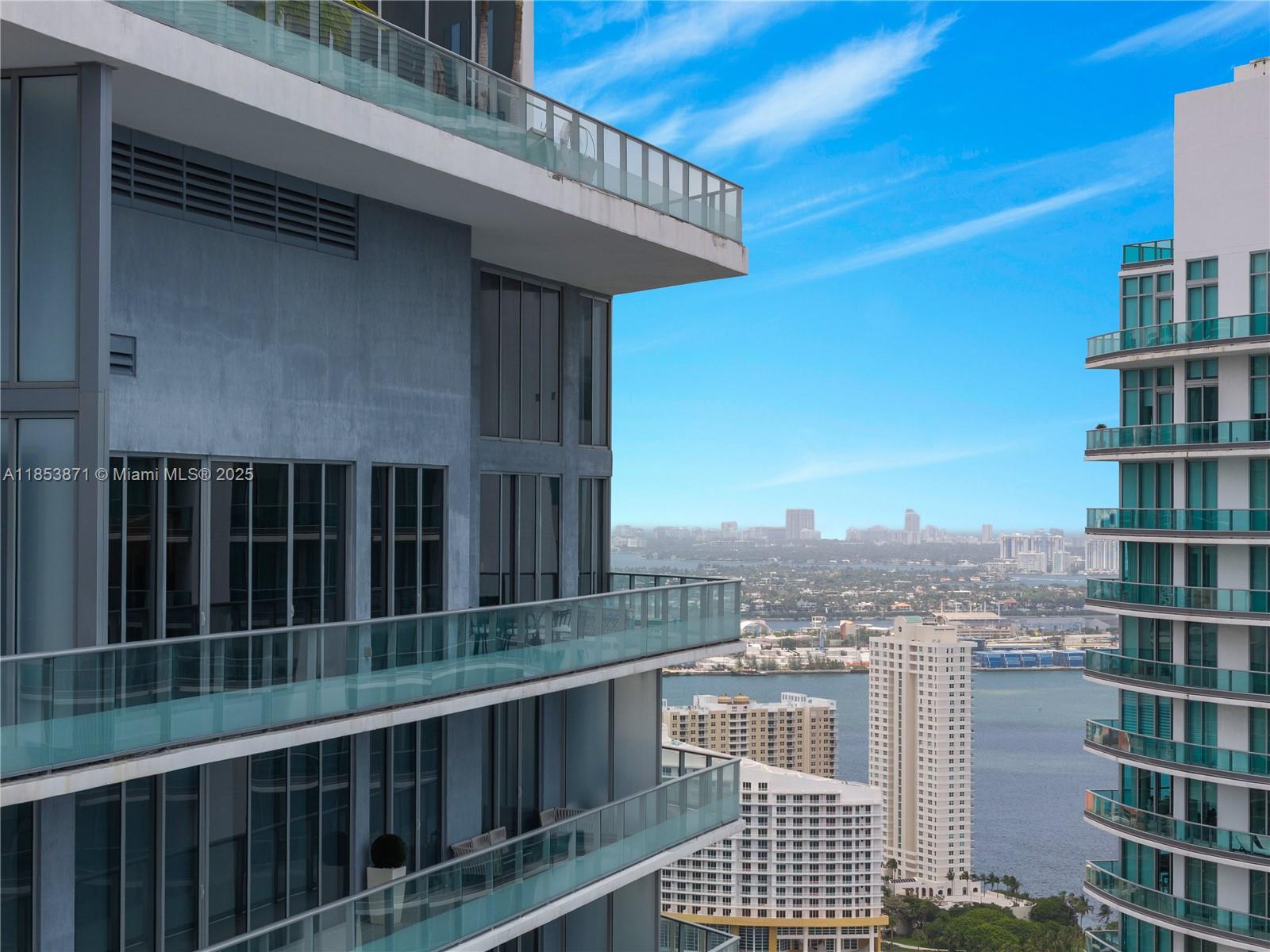 image Brickell House63