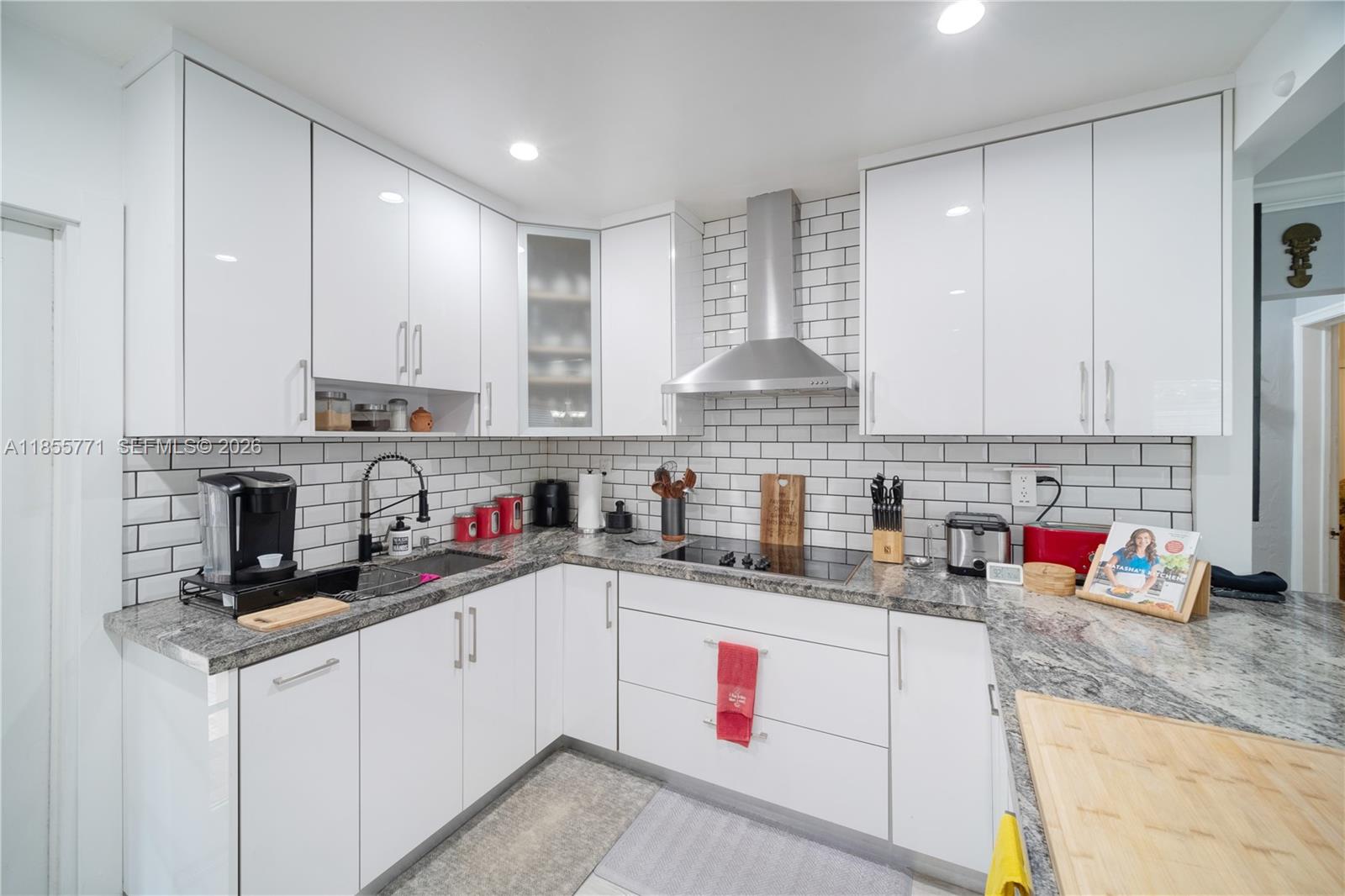 3715 SW 29th St Miami, FL 33134