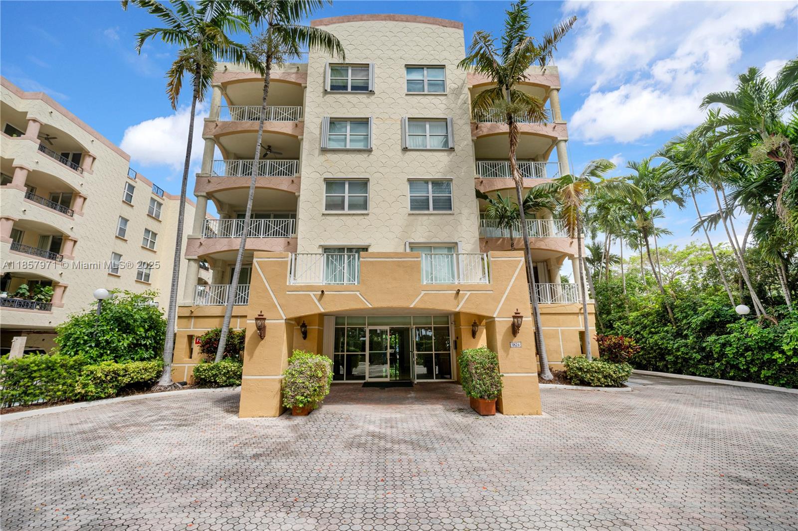 1824 Brickell Ave #4D