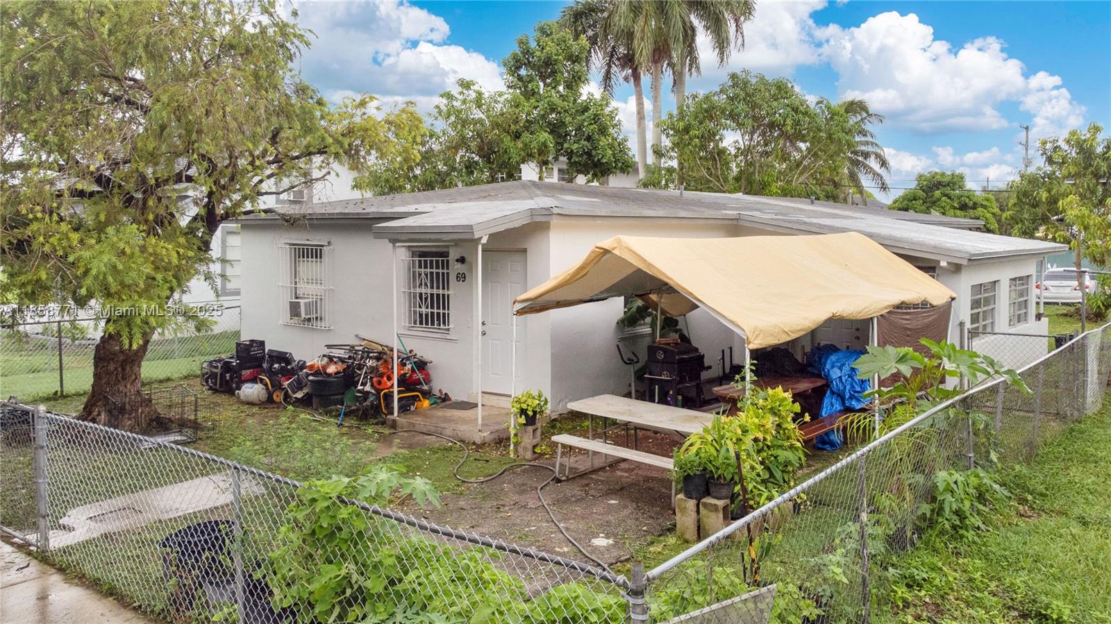69 NW 5th St