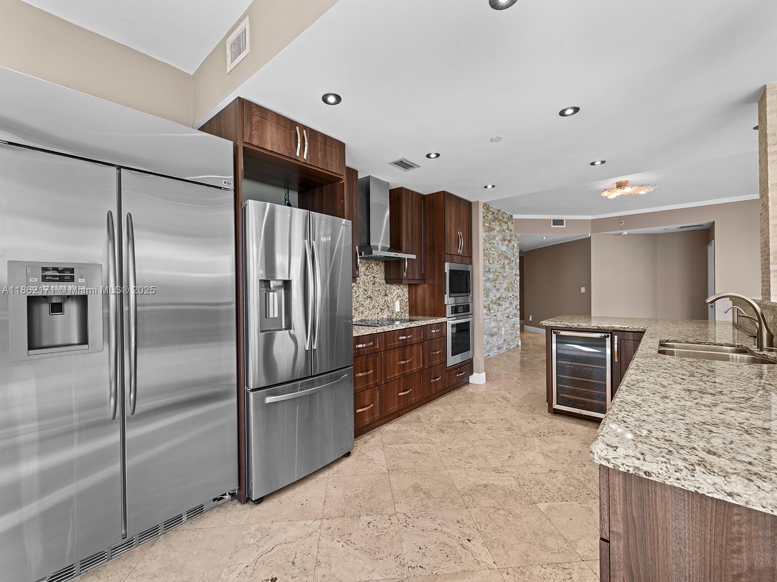 image Grove Hill Tower Condo6