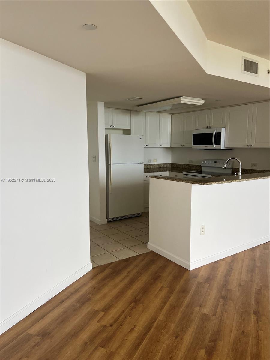 19501 W Country Clb Dr #1411