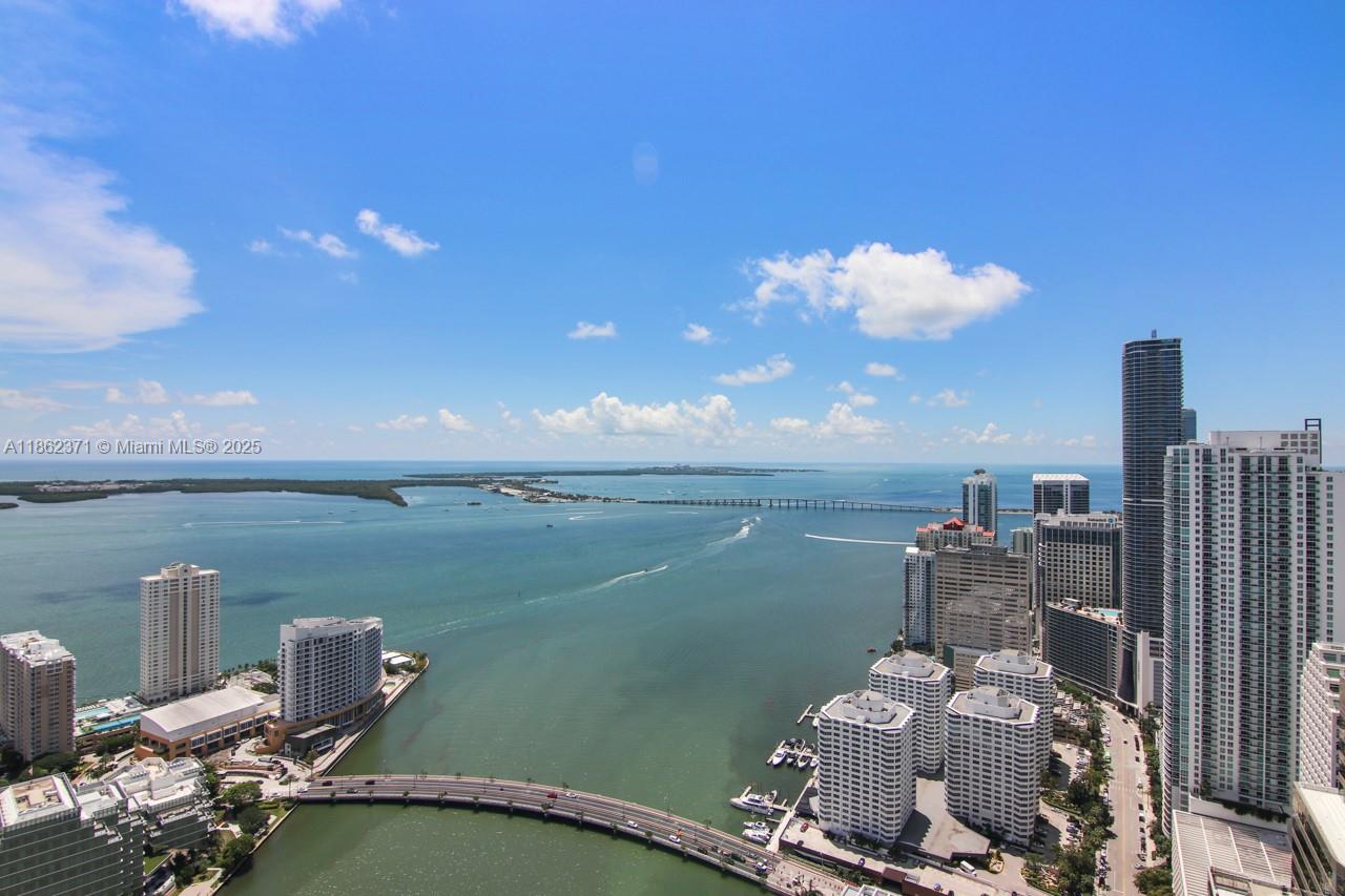 495 Brickell Ave #5609