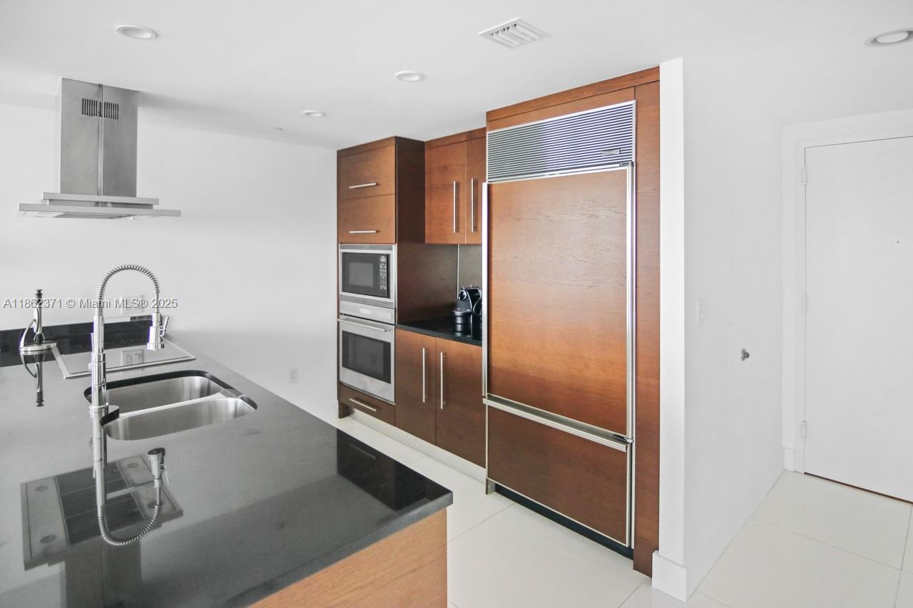 image Icon Brickell9