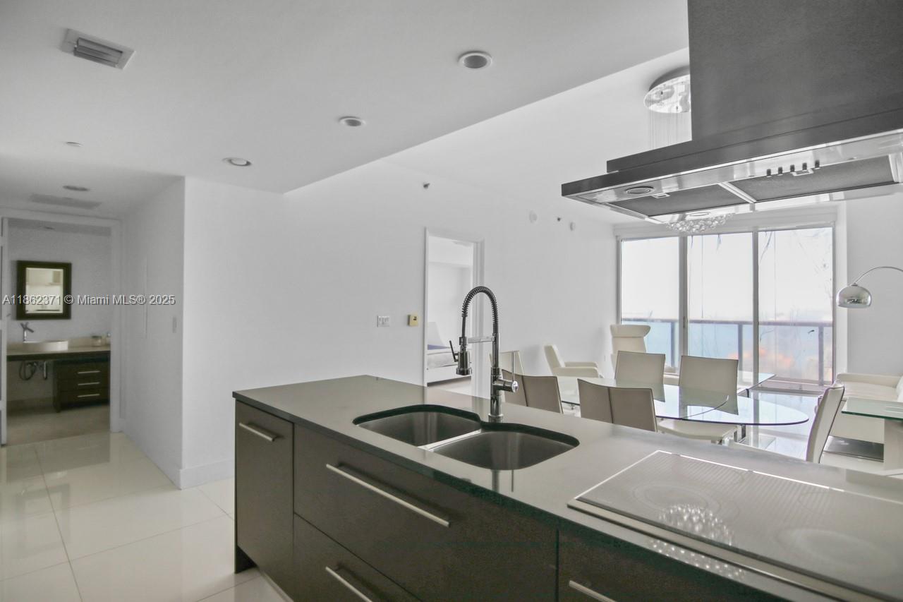 image Icon Brickell10