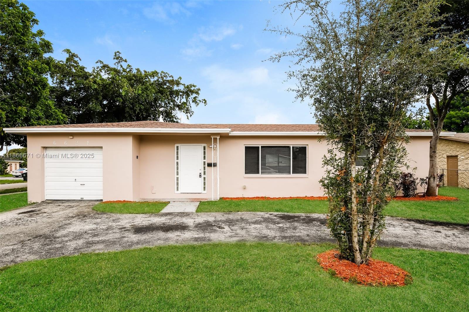 6621 Pebble Bch