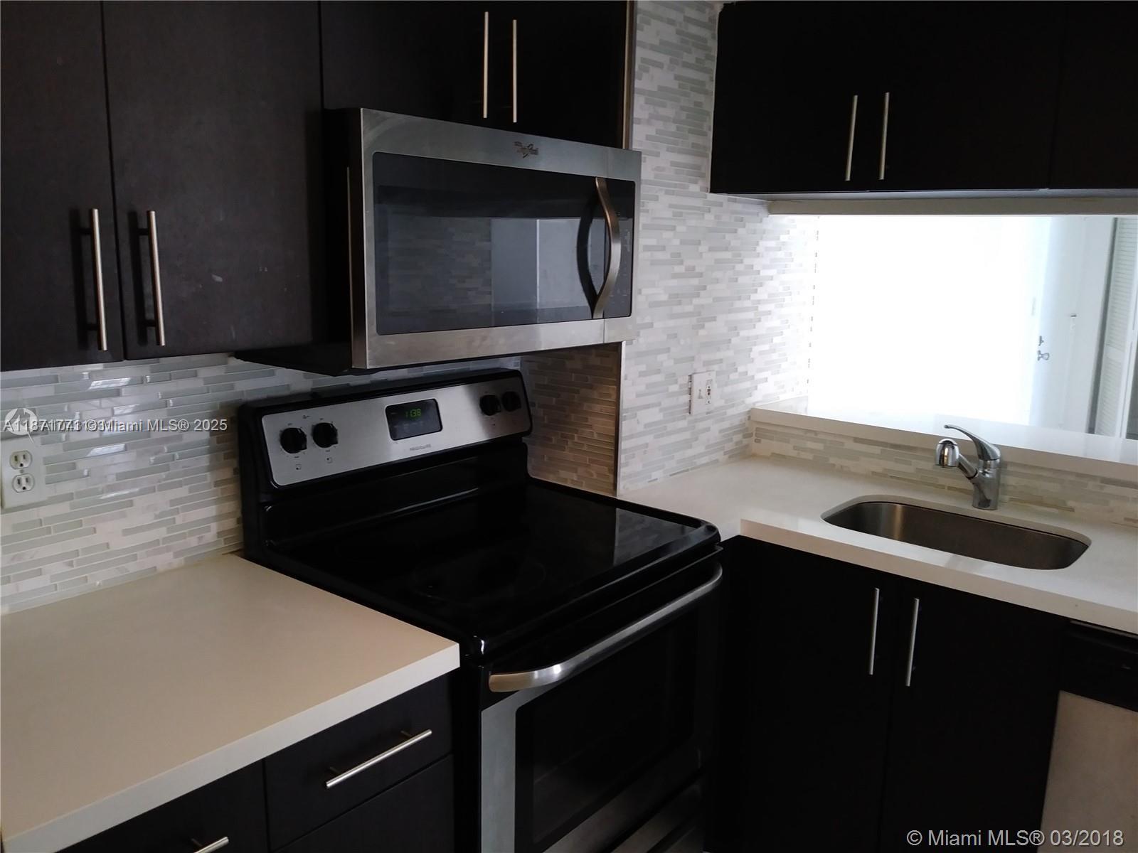 image Isola Condominium11