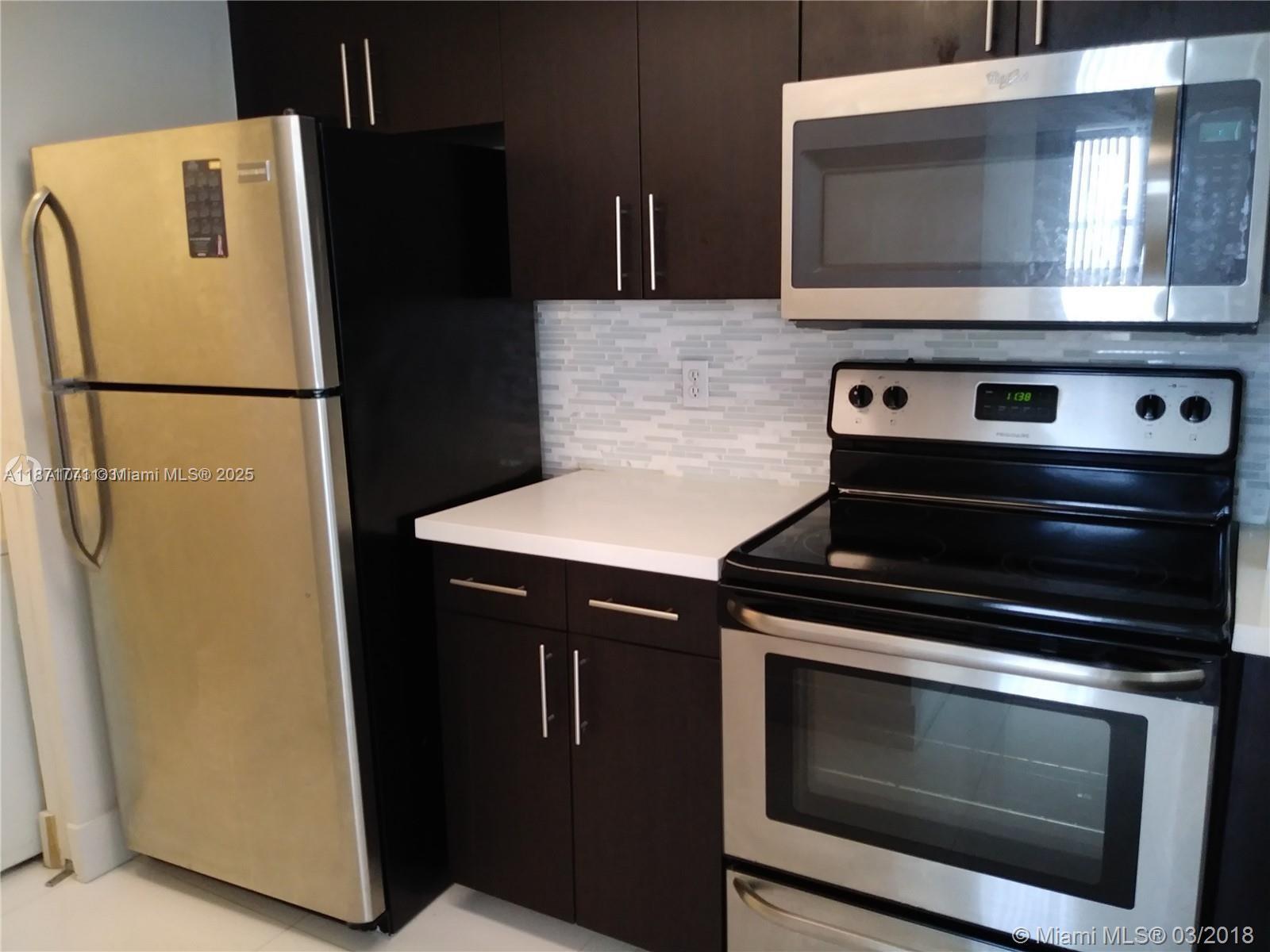 image Isola Condominium12