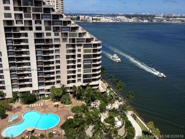image Isola Condominium2