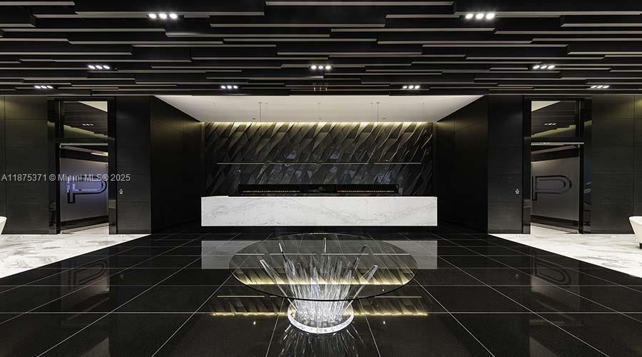 image Paramount Miami Worldcent21