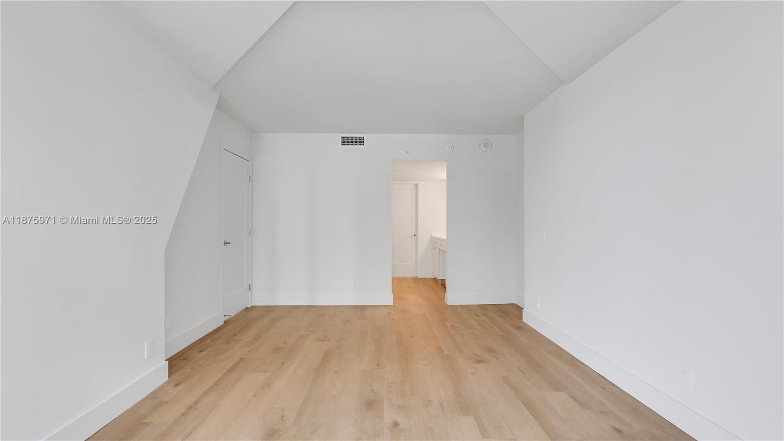 555 NE 34th St #504 Miami, FL 33137