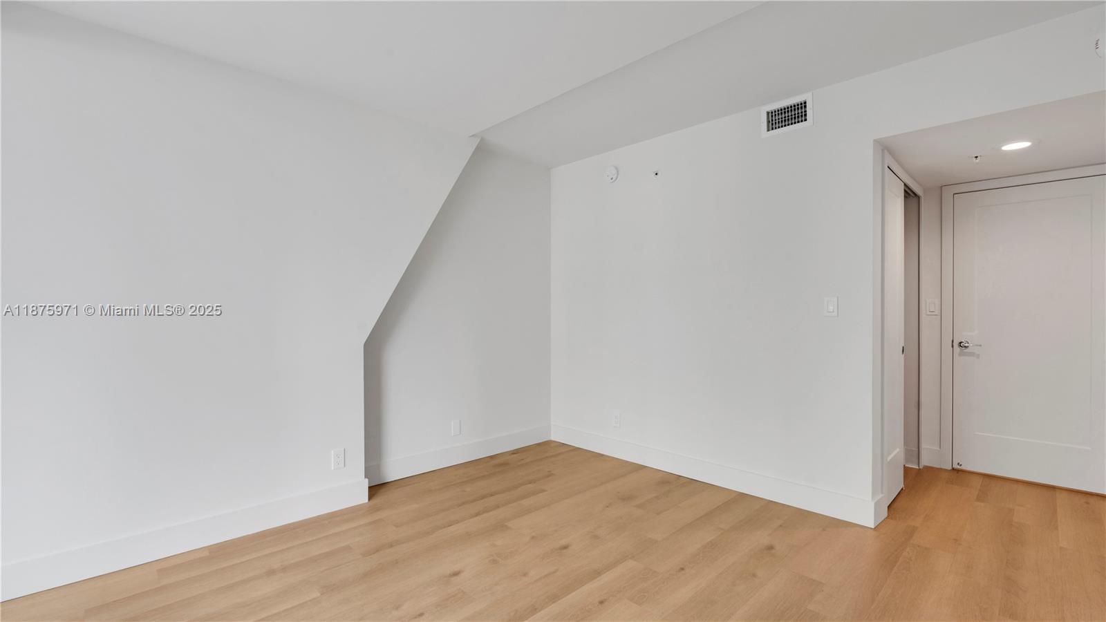 555 NE 34th St #504 Miami, FL 33137