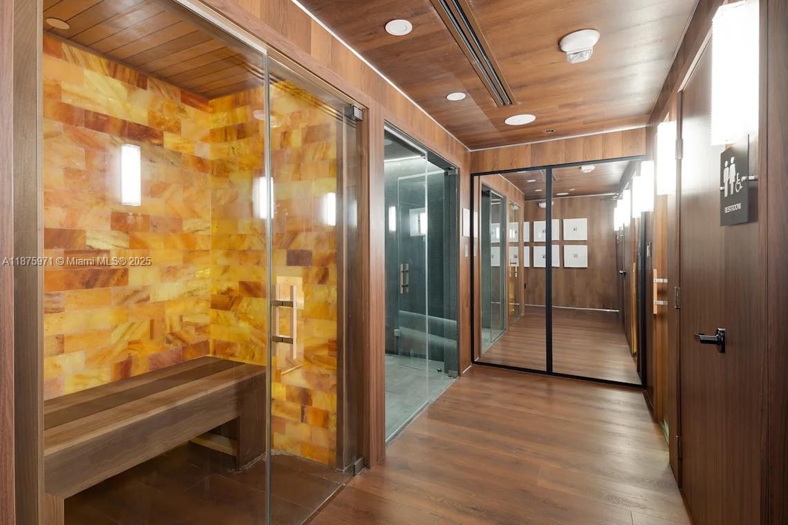 555 NE 34th St #504 Miami, FL 33137