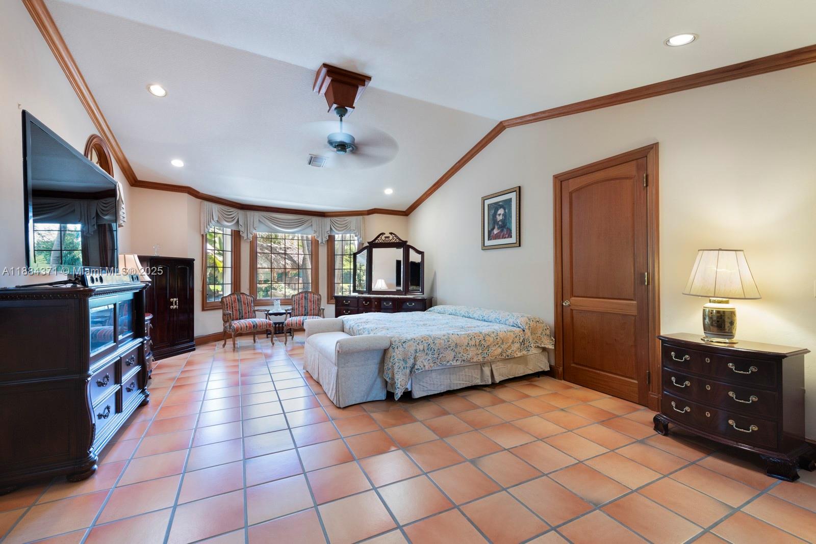 9360 SW 66th St Miami, FL 33173