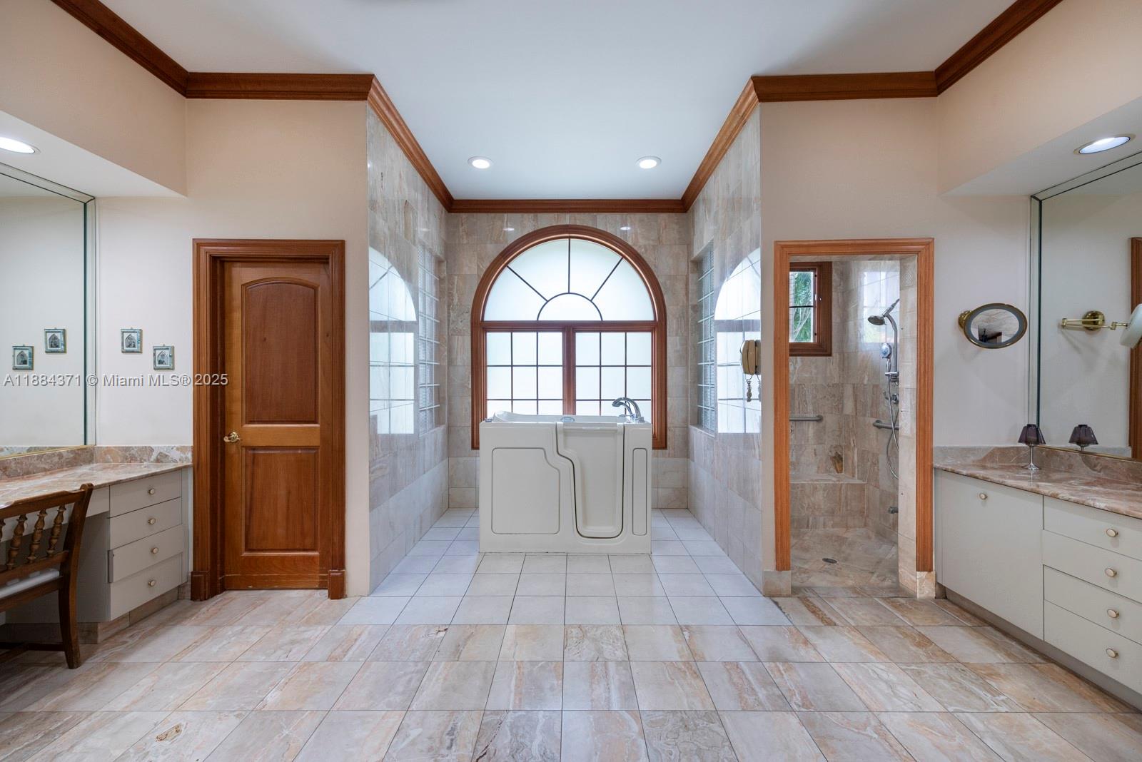 9360 SW 66th St Miami, FL 33173