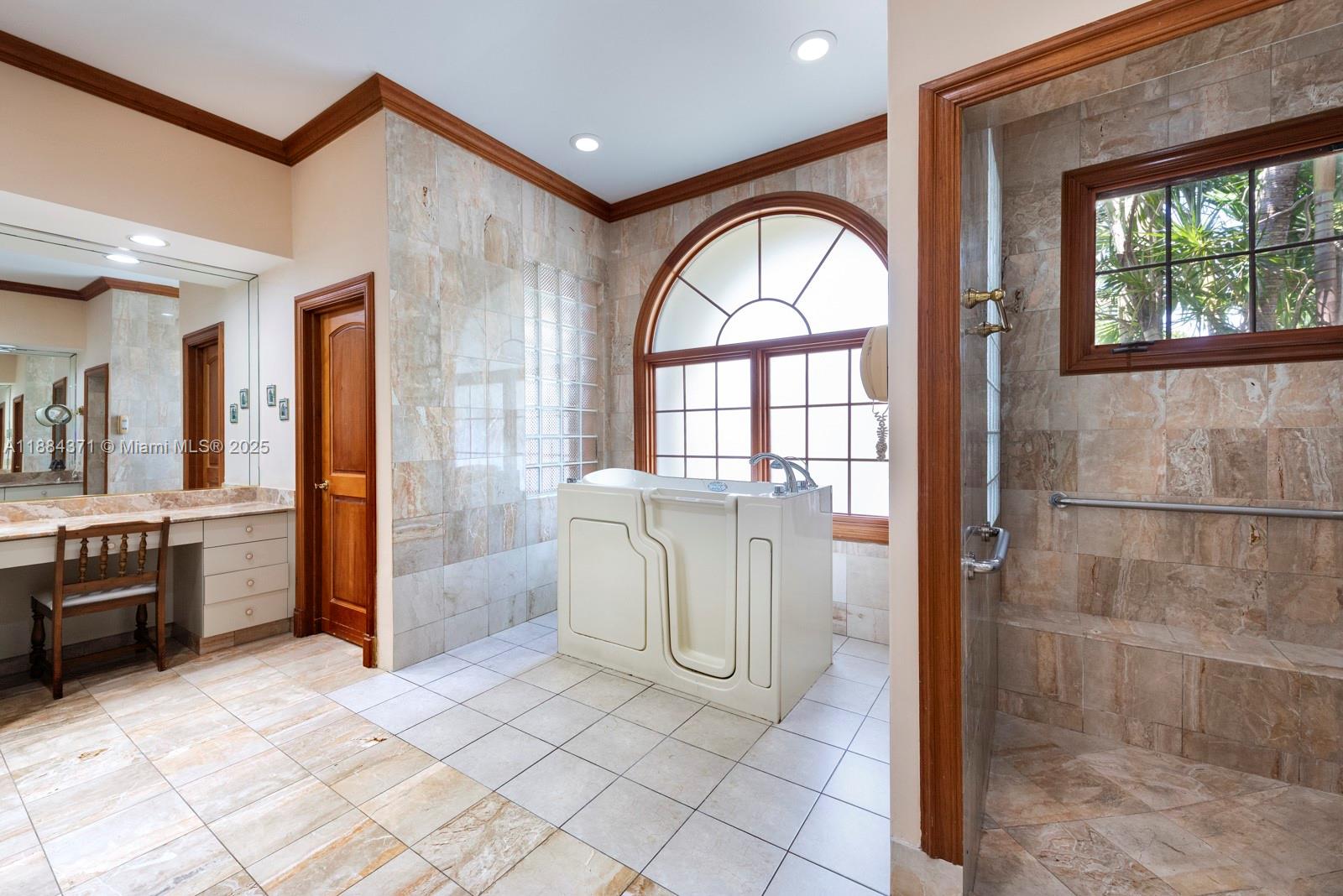 9360 SW 66th St Miami, FL 33173