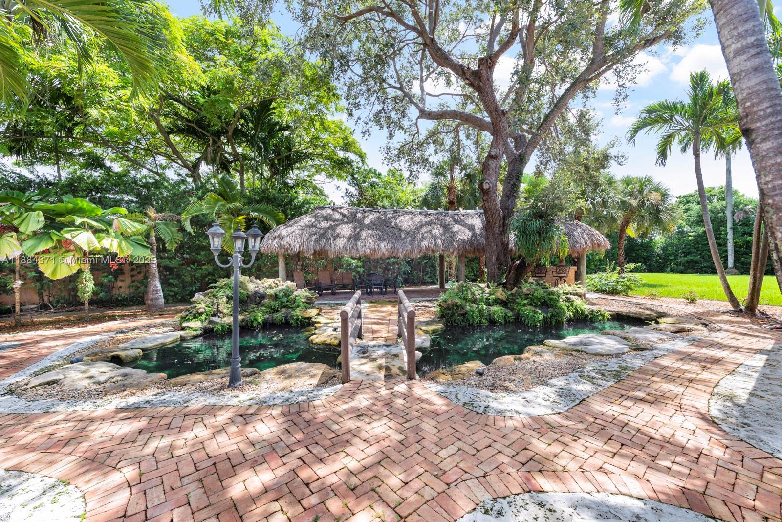 9360 SW 66th St Miami, FL 33173