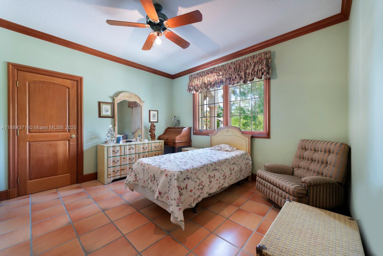 9360 SW 66th St Miami, FL 33173