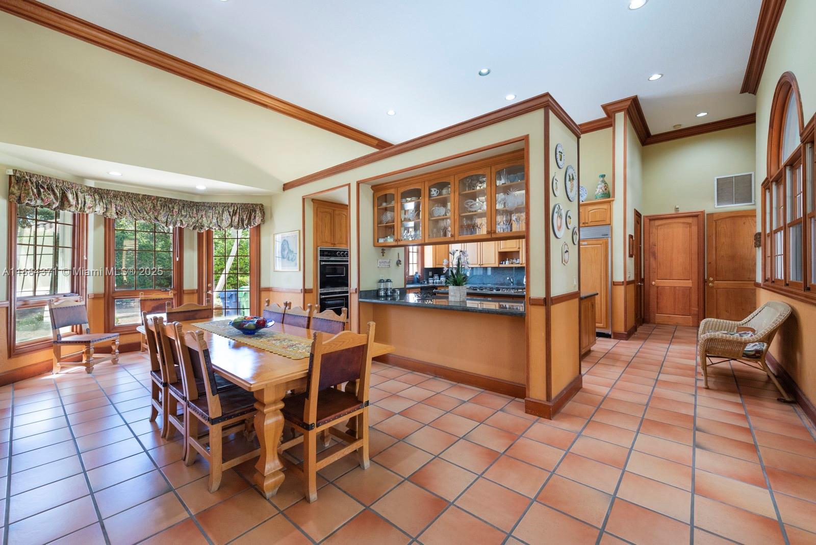 9360 SW 66th St Miami, FL 33173