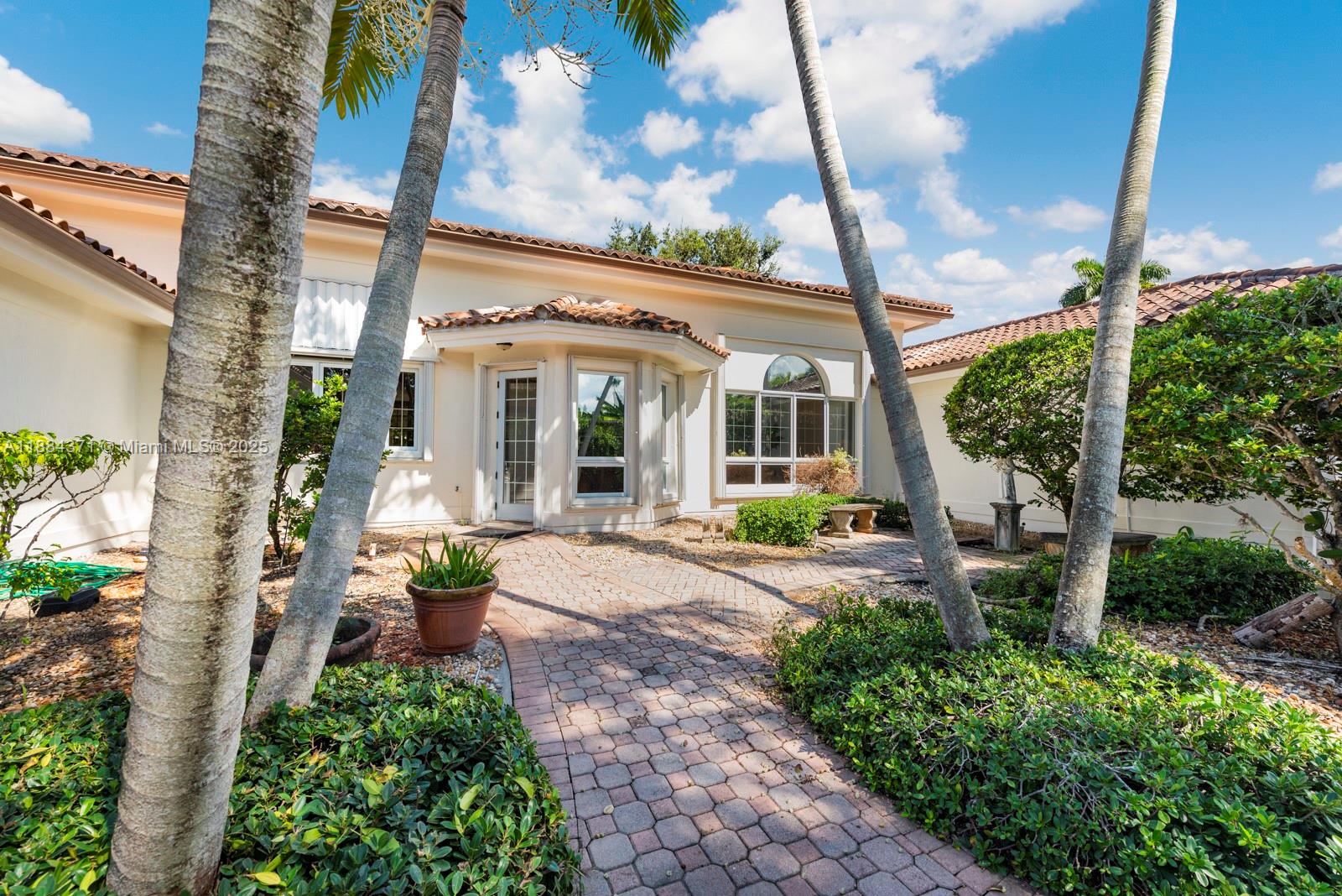 9360 SW 66th St Miami, FL 33173