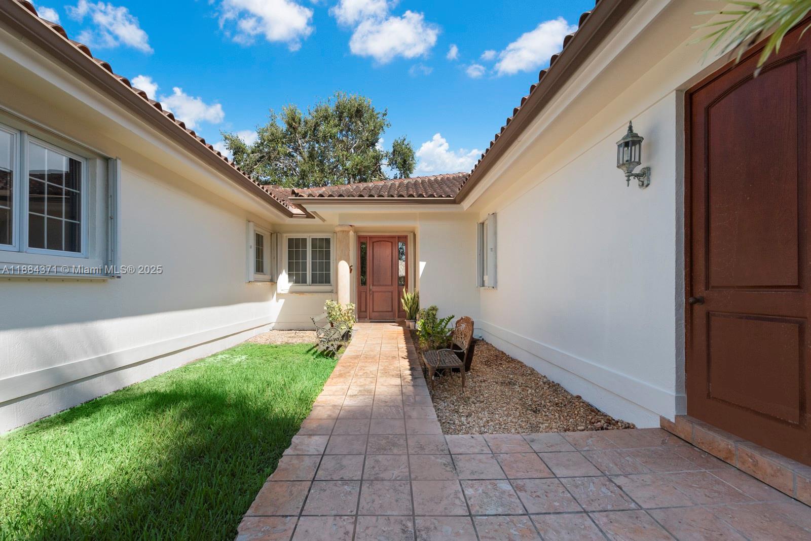 9360 SW 66th St Miami, FL 33173