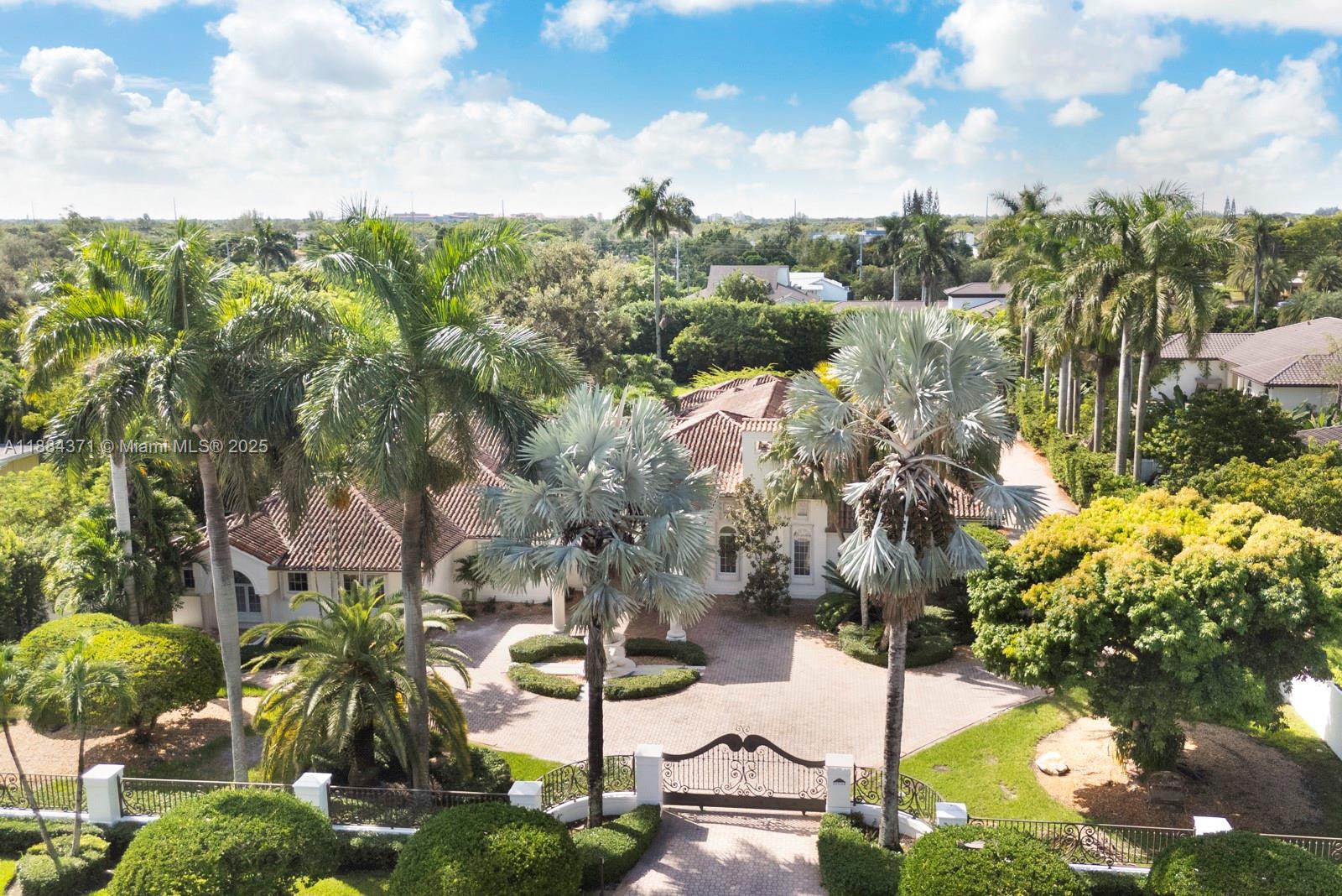 9360 SW 66th St Miami, FL 33173