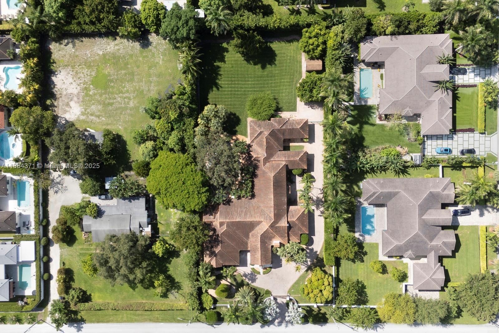 9360 SW 66th St Miami, FL 33173