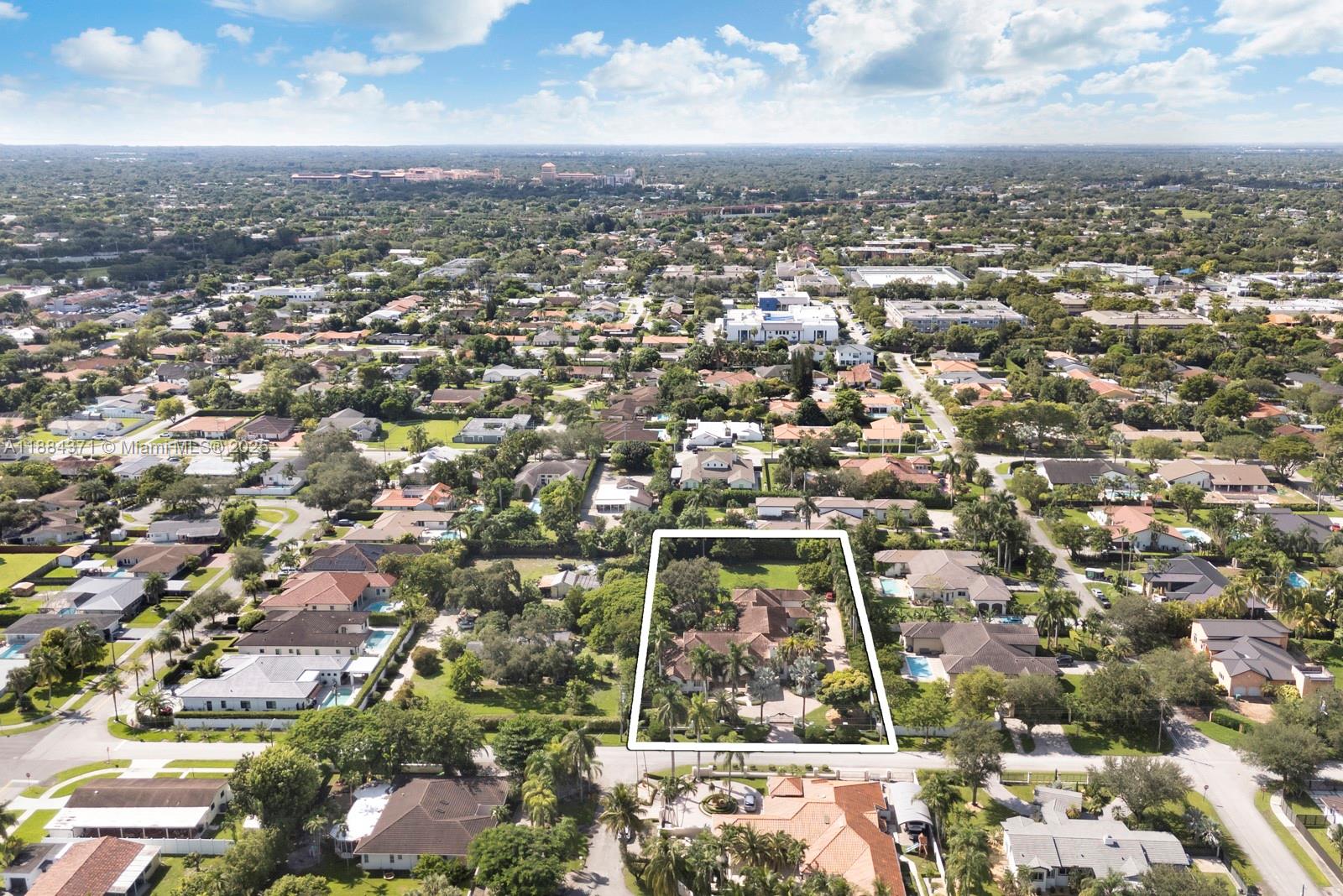 9360 SW 66th St Miami, FL 33173