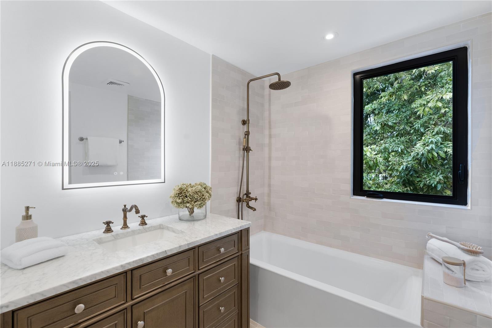 3700 Hibiscus St Miami, FL 33133