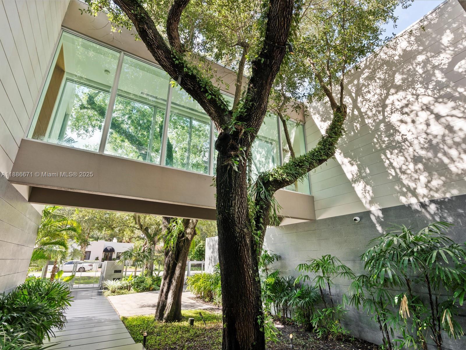 1015 N Rio Vis Blvd Fort Lauderdale, FL 33301 1015 N Rio Vis Blvd Fort Lauderdale, FL 33301