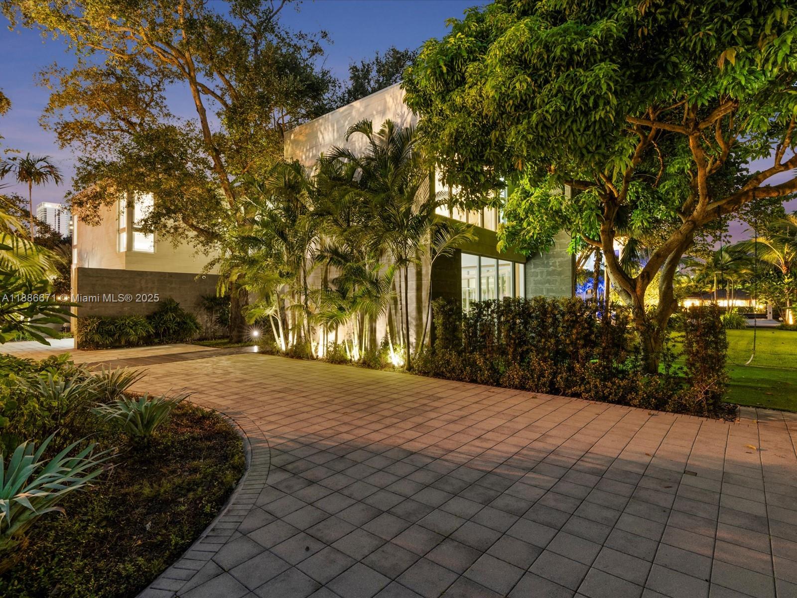 1015 N Rio Vis Blvd Fort Lauderdale, FL 33301 1015 N Rio Vis Blvd Fort Lauderdale, FL 33301
