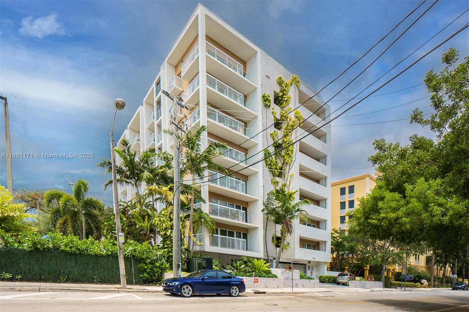 2740 SW 28th Ter #306