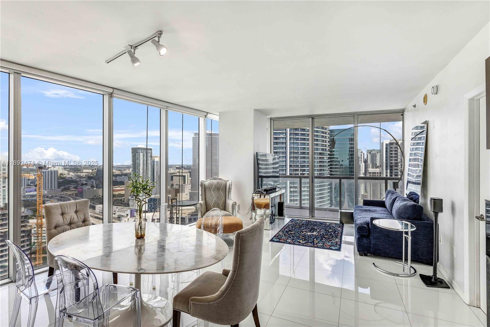 475 Brickell Ave #4015