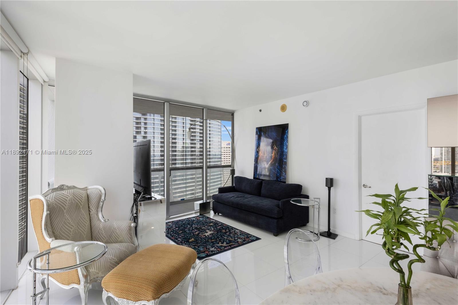 image Icon Brickell9