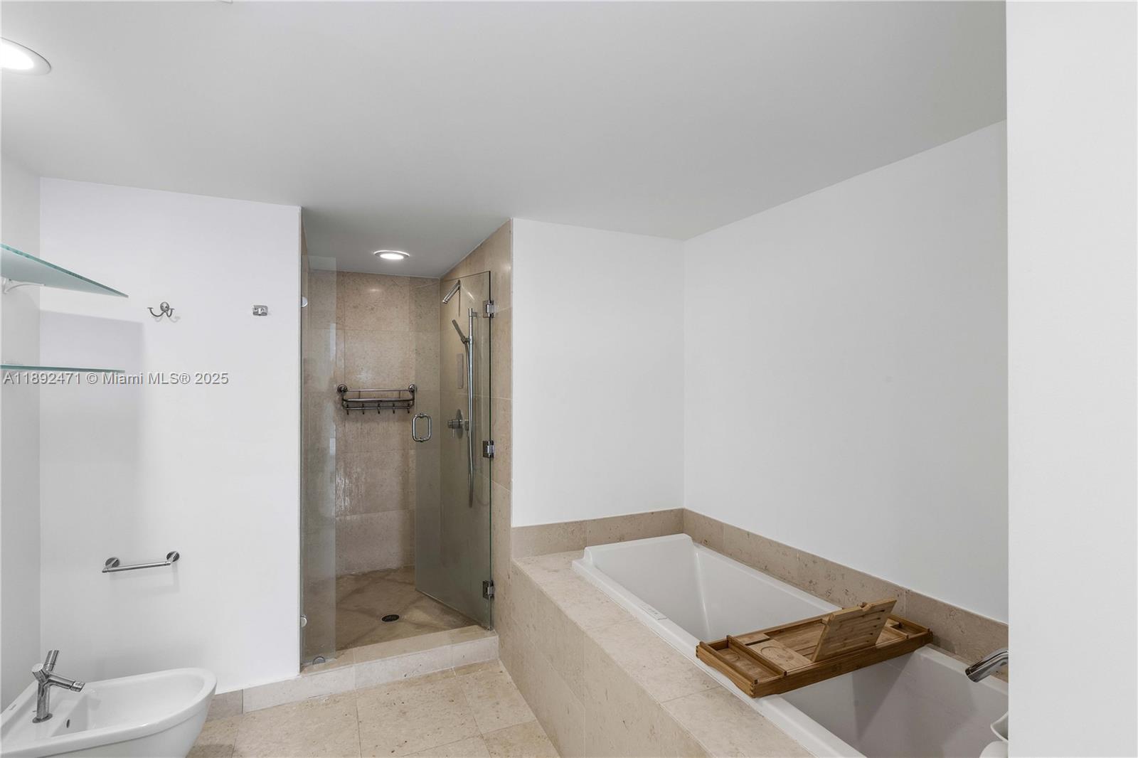 image Icon Brickell15
