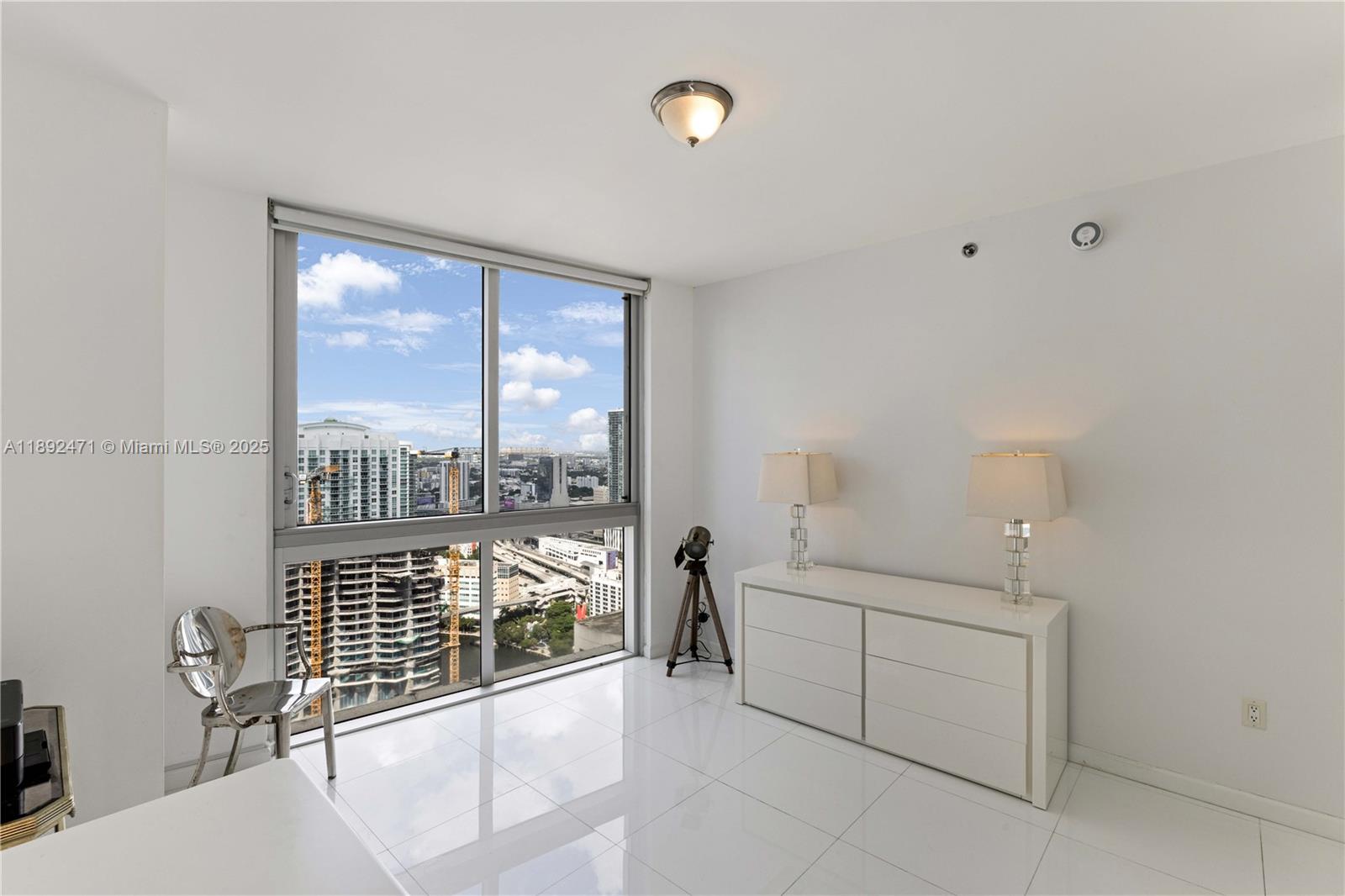 image Icon Brickell17