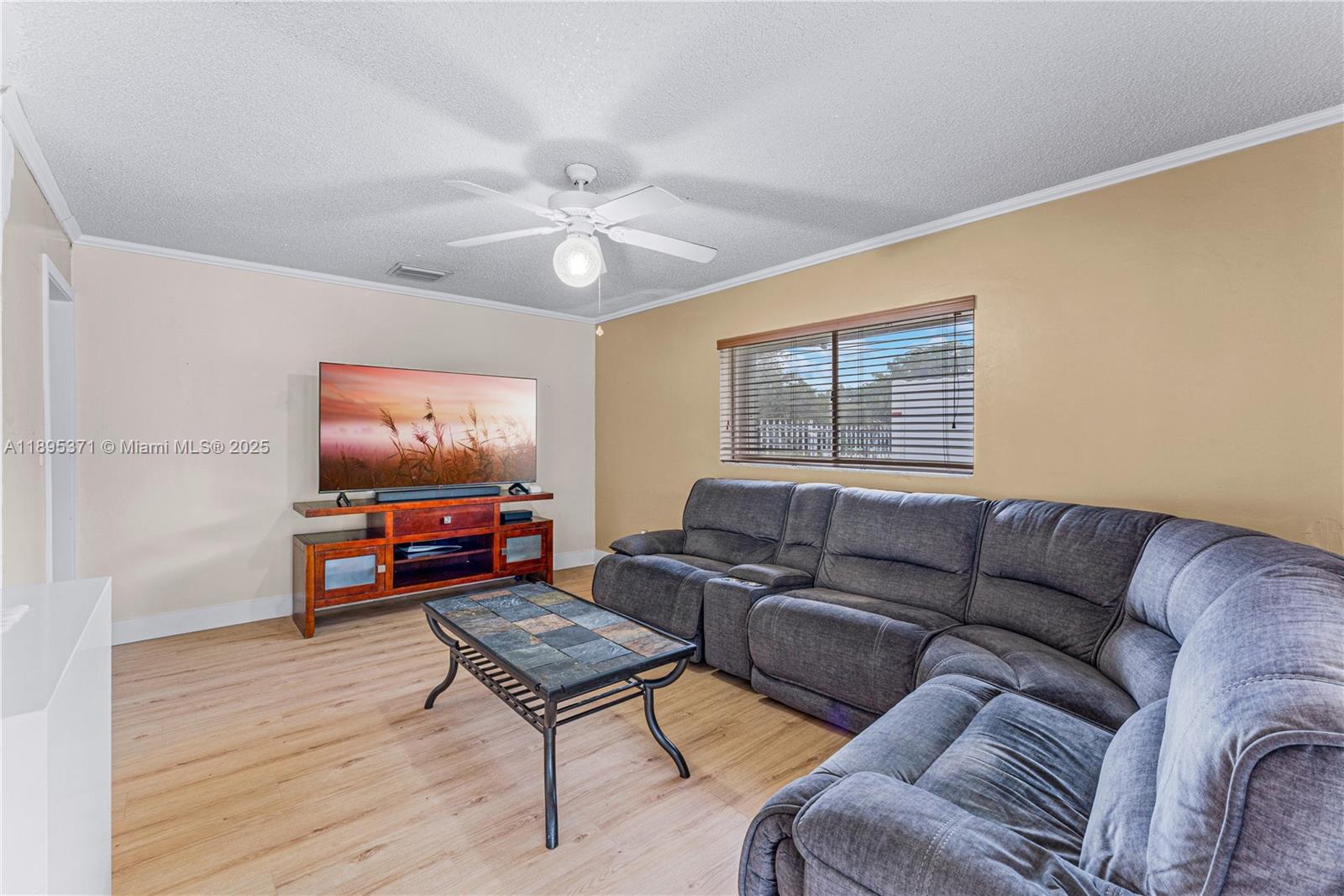 7205 SW 109th Ter Pinecrest, FL 33156