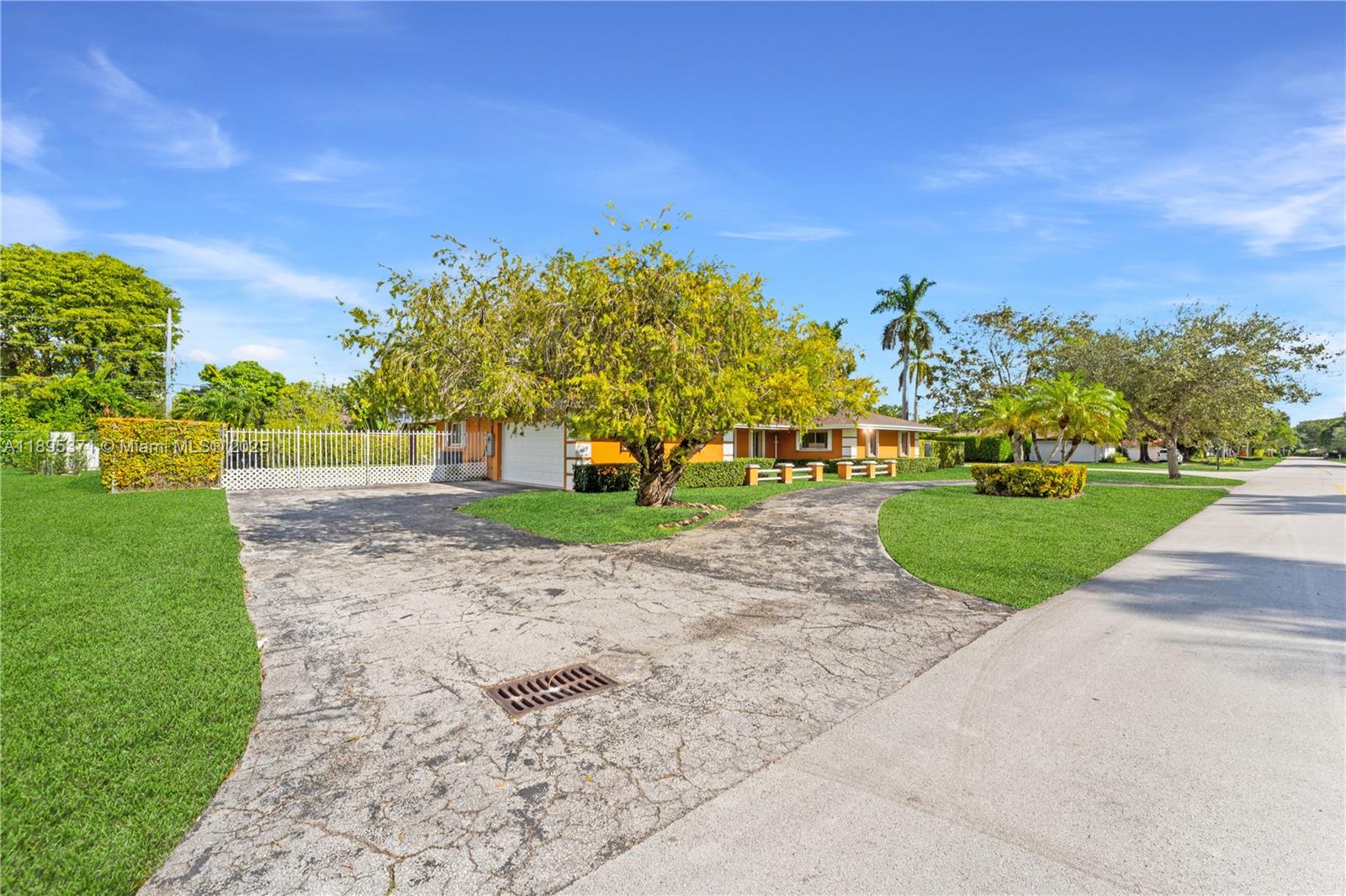 7205 SW 109th Ter Pinecrest, FL 33156