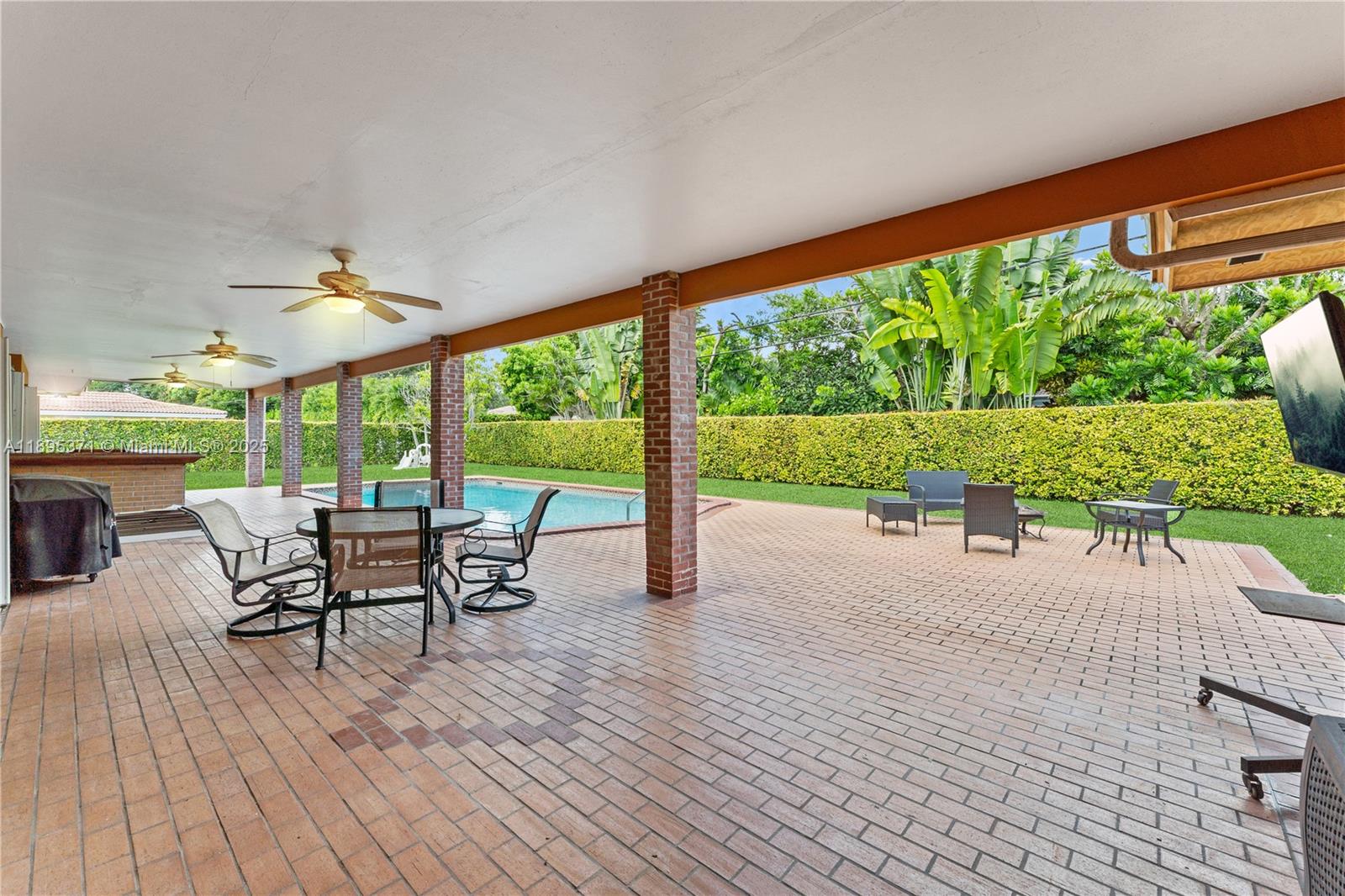 7205 SW 109th Ter Pinecrest, FL 33156