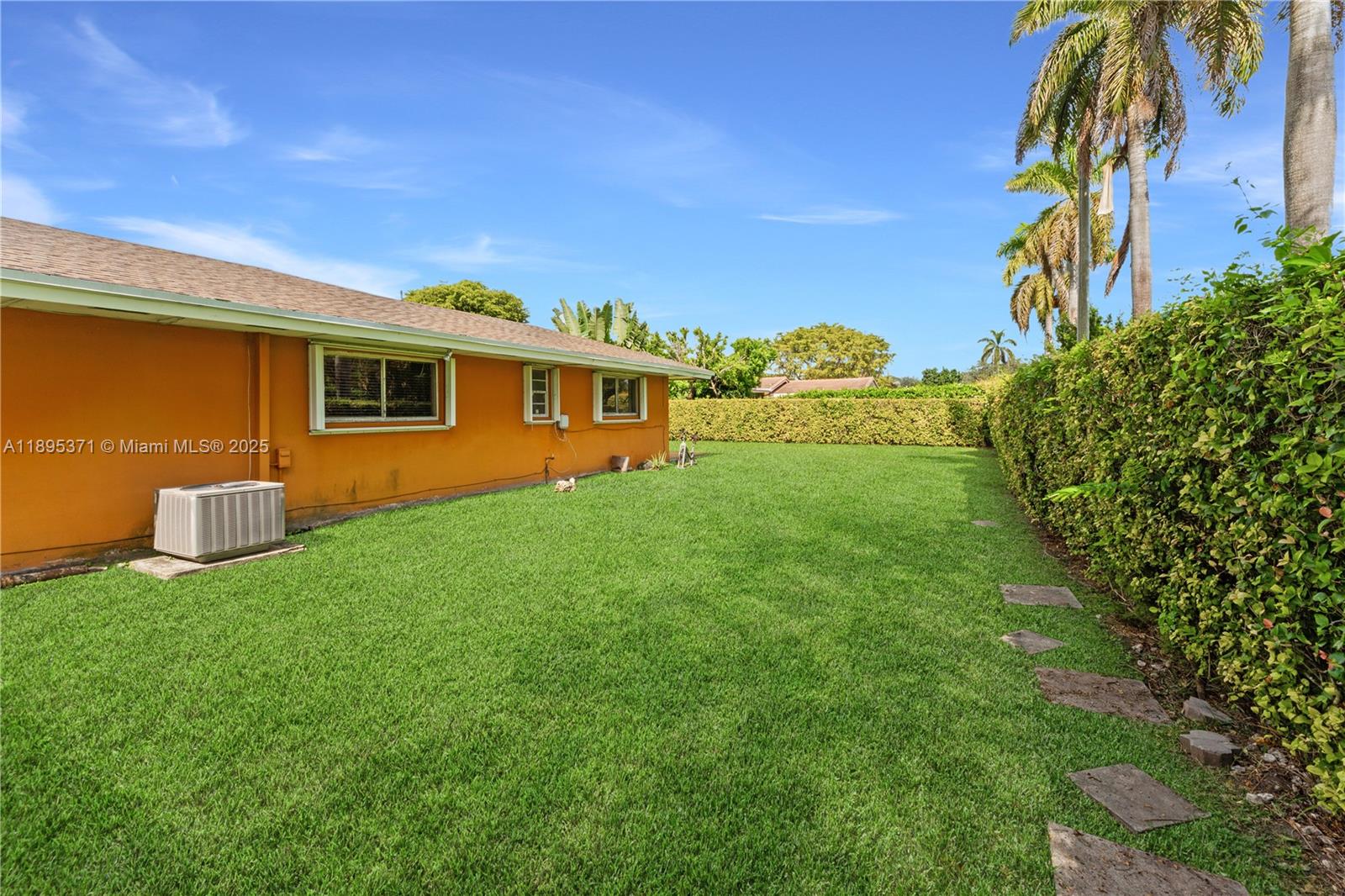 7205 SW 109th Ter Pinecrest, FL 33156