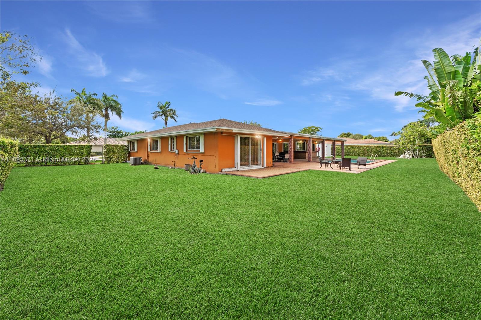 7205 SW 109th Ter Pinecrest, FL 33156