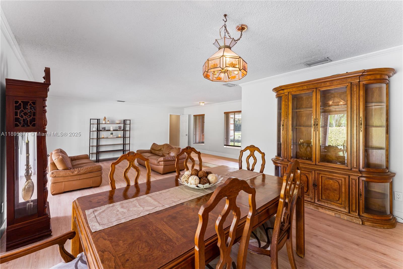 7205 SW 109th Ter Pinecrest, FL 33156